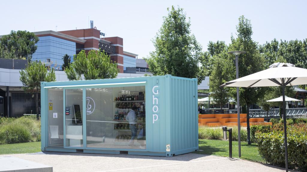 Ghop, el supermercado inteligente, ubicato en el jardín del centro comercial Moraleja Green.