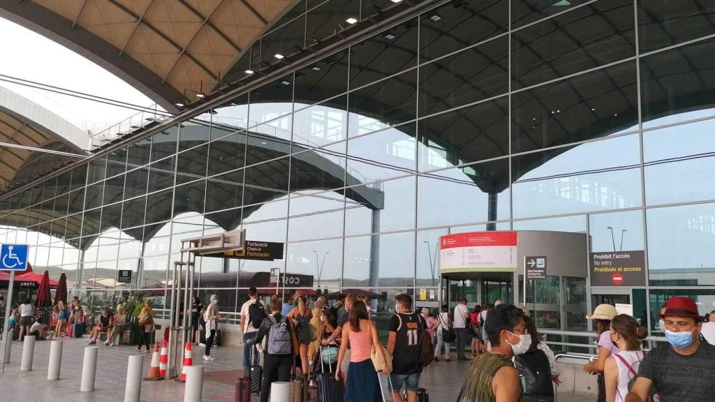 Las cifras del aeropuerto Miguel Hernández sitúan al turista francés en quinta posición.