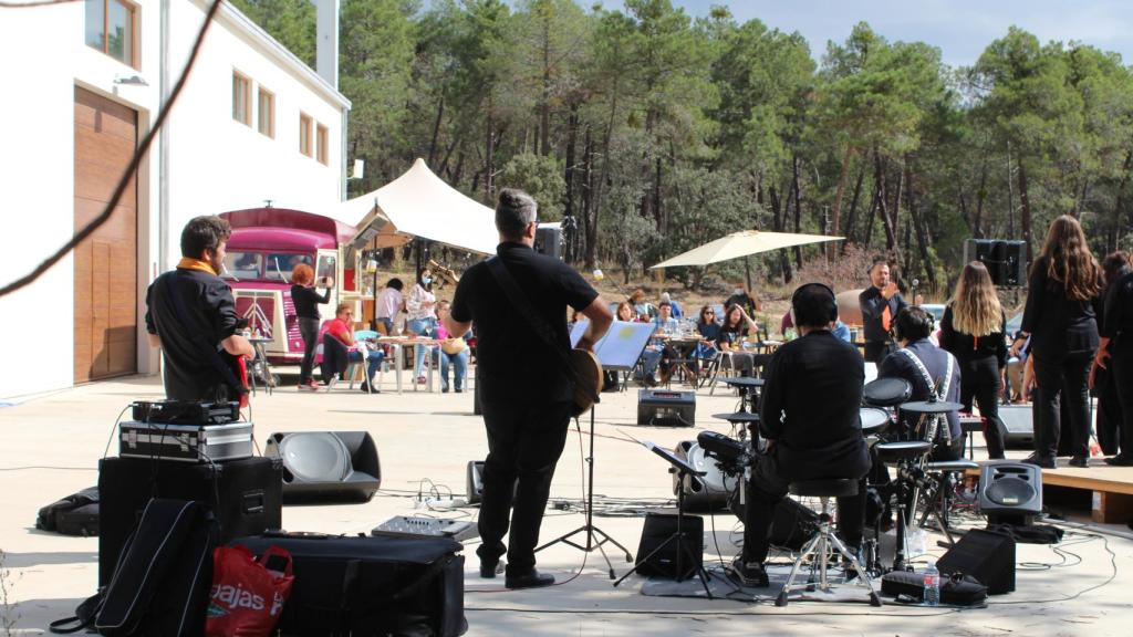 Concierto y foodtruck en Territorio Luthier