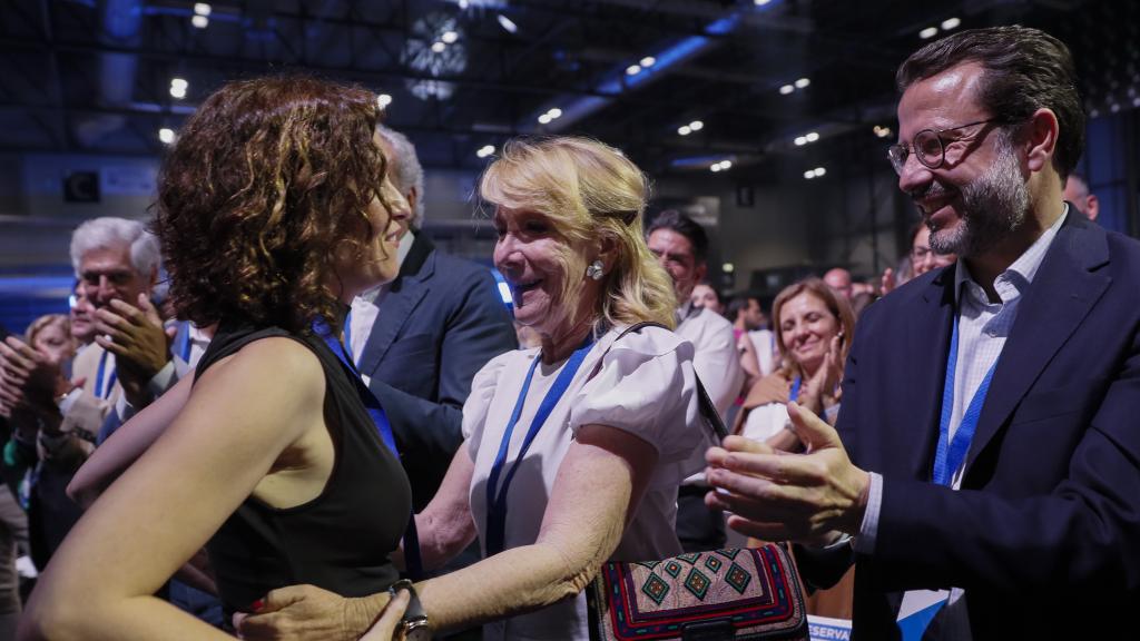 Isabel Díaz Ayuso junto a Esperanza Aguirre.