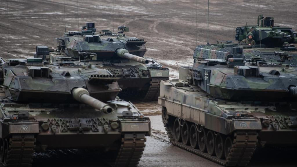 Tres tanques.