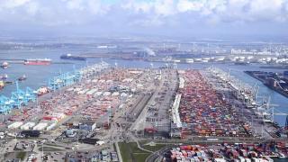 Puerto industrial.