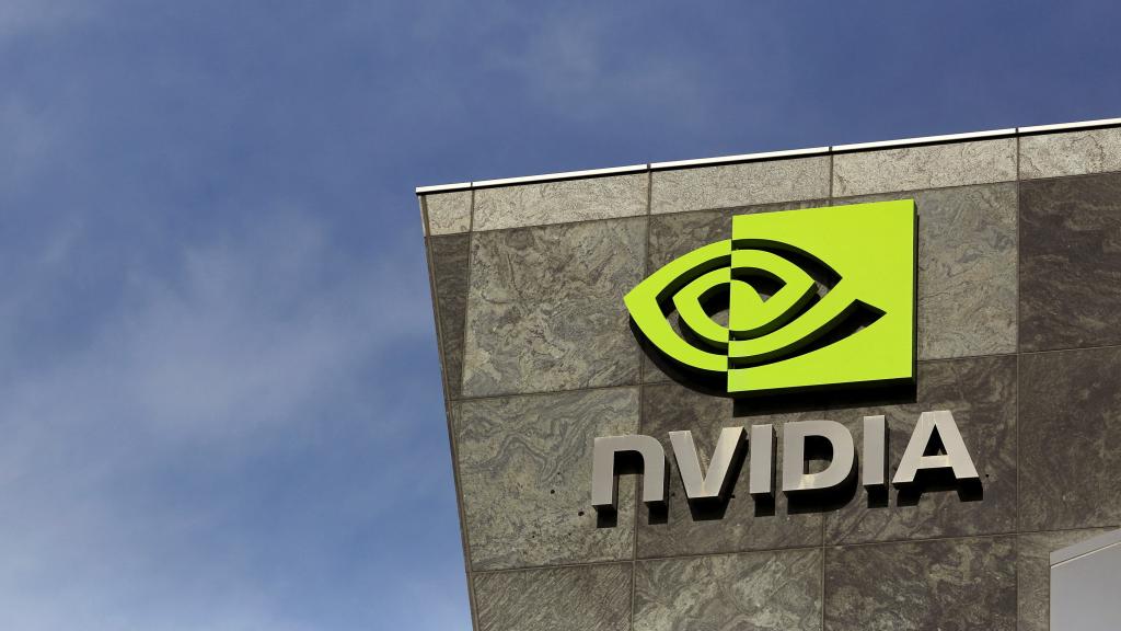 El logo de Nvidia se ve en la sede que la compañía tiene en Santa Clara, California (EEUU).