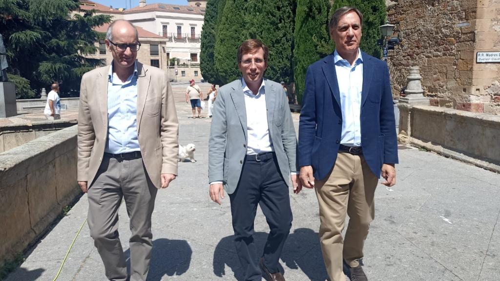 Javier Iglesias, Martínez Almeida y García Carbayo, en los dominicos