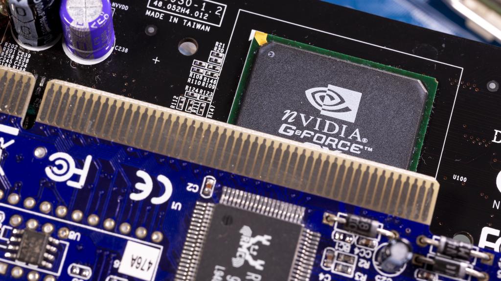 Chip Nvidia GeForce y circuito impreso del tablero PCB