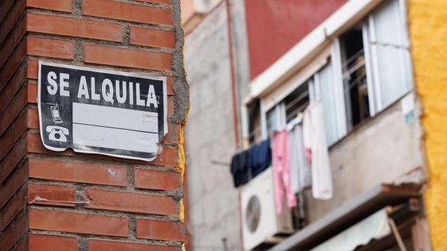 Cartel de alquiler.