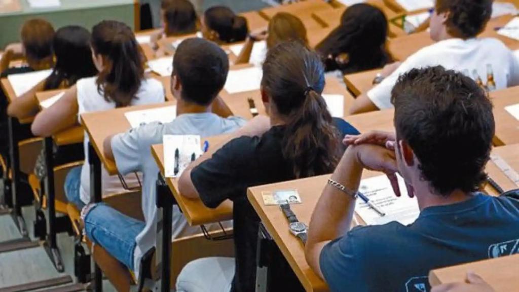 Alumnos en un aula.