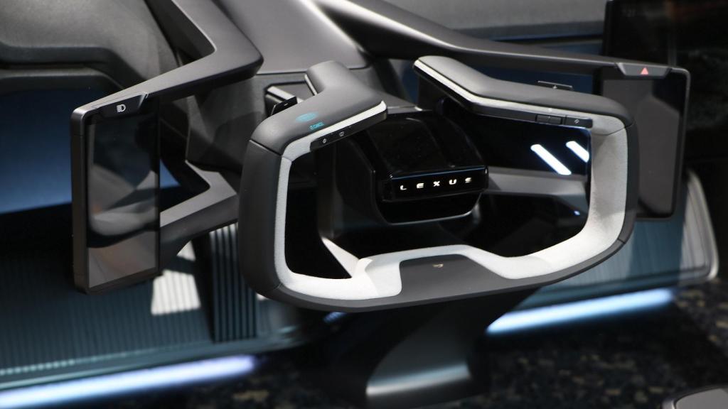 Volante del Lexus LF-ZC.