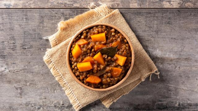 Cómo preparar lentejas estofadas de forma fácil con el Monsieur Cuisine Plus.