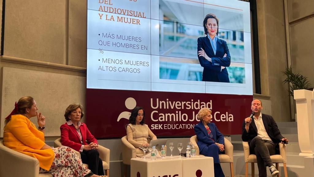 Ponencias durante su intervención.