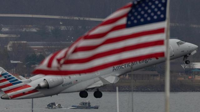 Un avión de American Airlines, en el Aeropuerto Nacional Reagan de Washington.
