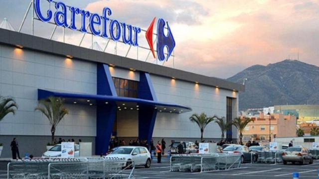 Fachada Carrefour.