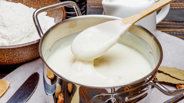 Una salsa bechamel (Imagen de archivo)