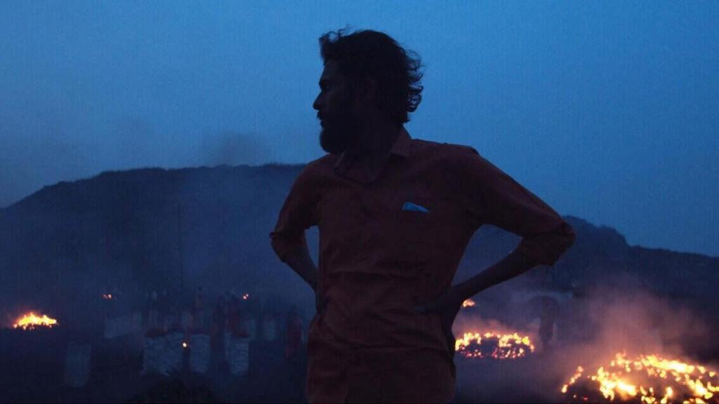 Fotograma de la película 'Whispers of Fire & Water'