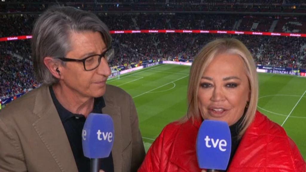 Juan Carlos Rivero y Belén Esteban, en el descanso de Atlético-Barça de Copa del Rey.