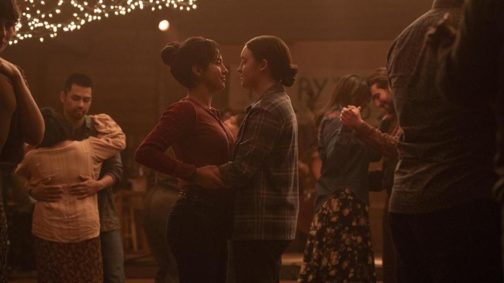 Isabela Merced y Bella Ramsey en la segunda temporada de 'The last of us'.