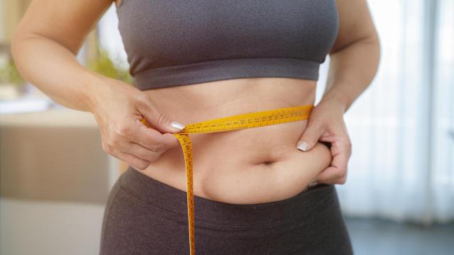 Imagen de archivo del abdomen de una mujer.
