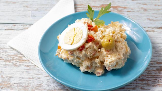 Un plato de ensaladilla rusa