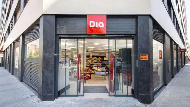 Fachada de una tienda de Dia España.