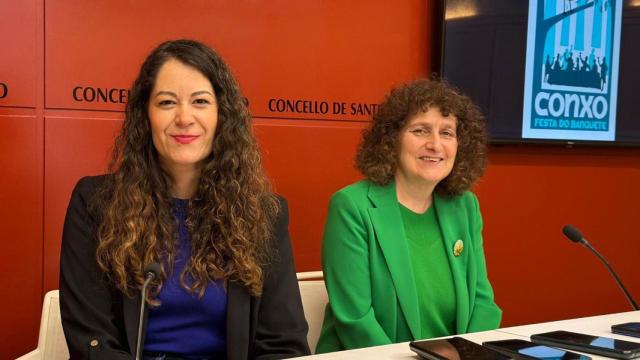 La teniente de alcaldesa, María Rozas, yl a alcaldesa, Goretti Sanmartín.