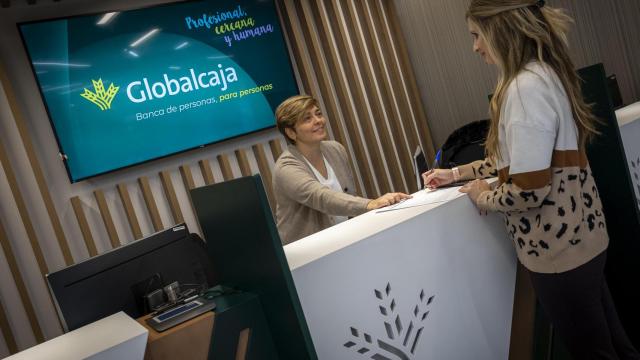 Imagen de recurso de una trabajadora de Globalcaja.