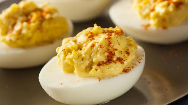 Unos huevos rellenos