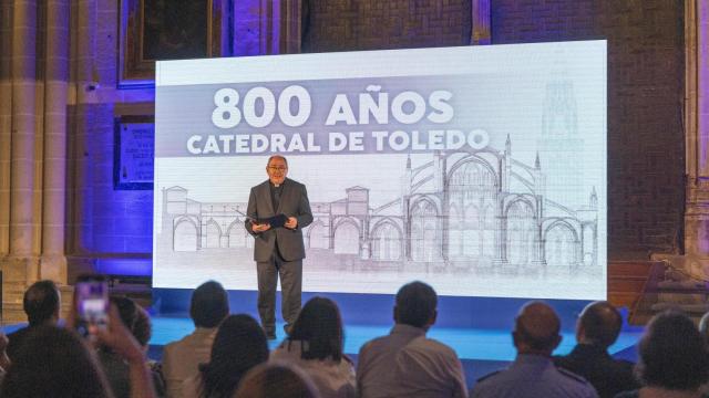 El deán del templo, Juan Pedro Sánchez Gamero.
