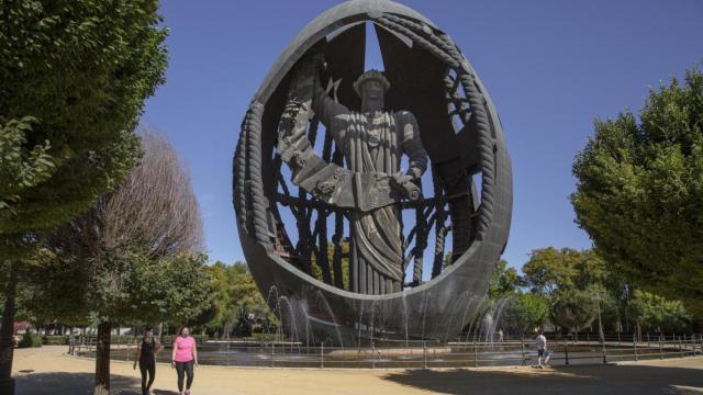 Huevo de Colón, en el parque de San Jerónimo.