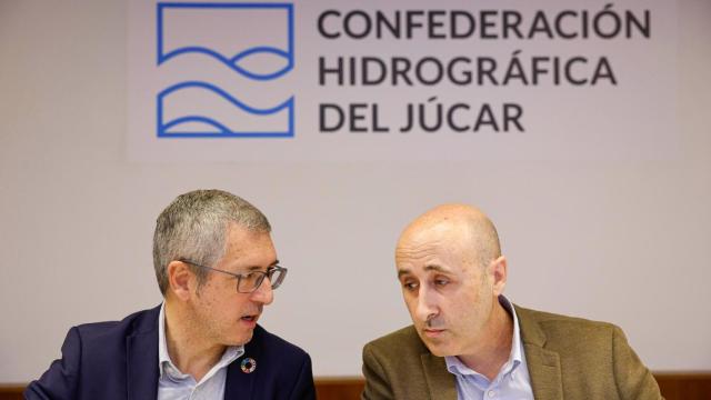 El secretario de Estado de Medio Ambiente, Hugo Morán, y el presidente de la CHJ, Miguel Polo. Efe / Ana Escobar